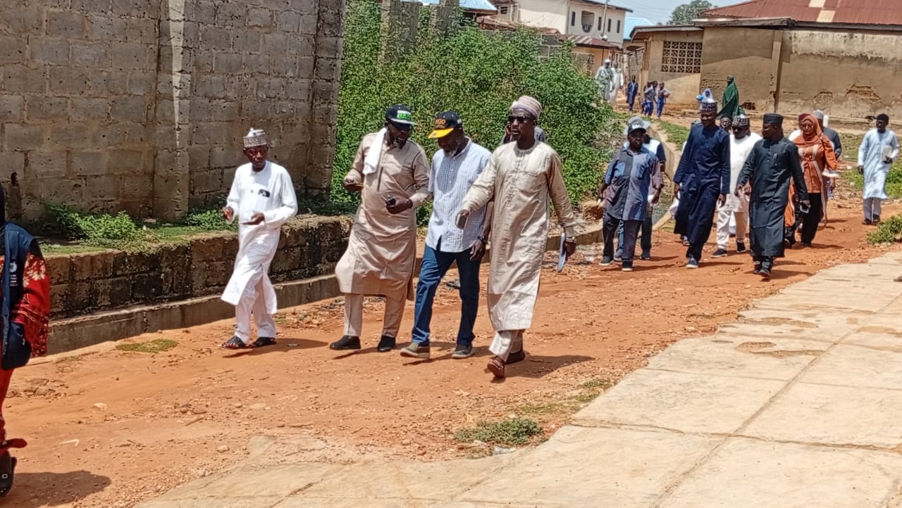 NIGER WARD DEVELOPMENT PROJECT STEERING COMMITTEE FLAGS POOR WORKMANSHIP, IMPLEMENTATION DELAYS AS IT CONCLUDES PROJECT INSPECTION.